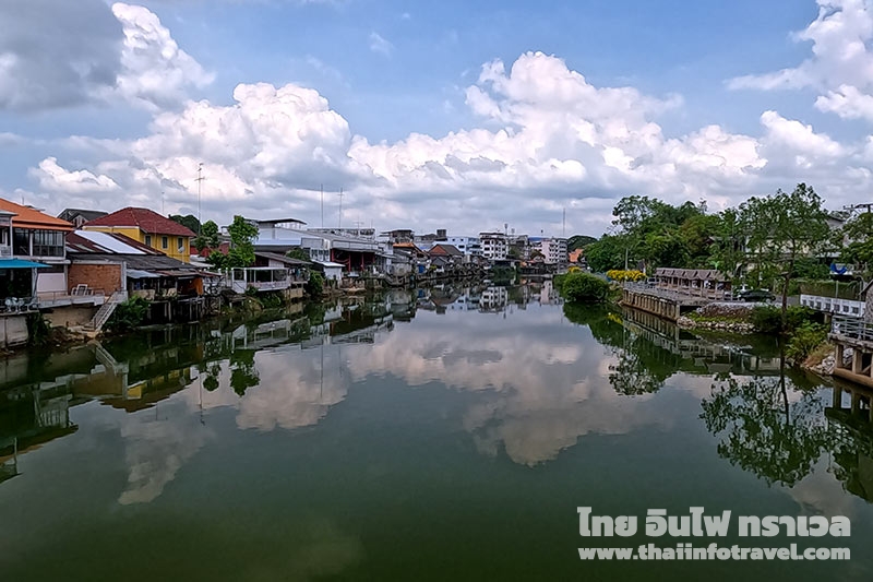 ชุมชนริมน้ำจันทบูร