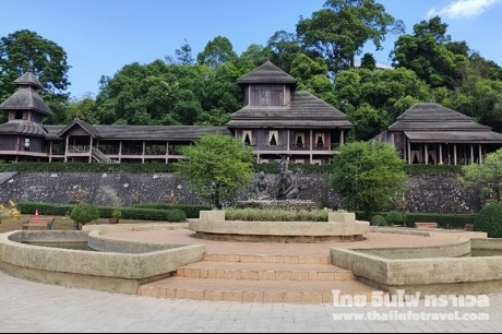 พระราชวังรัตนรังสรรค์